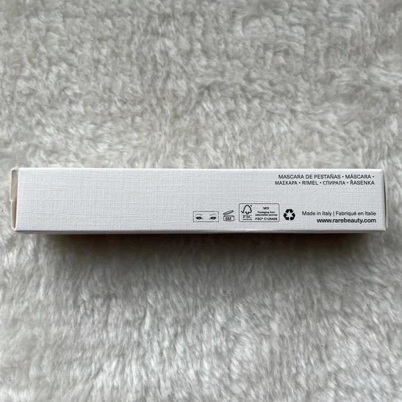 🍁NEW Rare Beauty Perfect Strokes Universal Volumizing Mascara - Picture 3 of 4